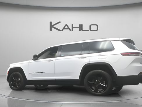 Used 2023 Jeep Grand Cherokee L Laredo AWD/4WD image 8