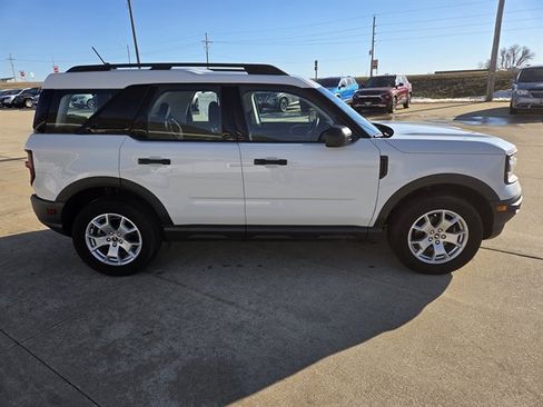 Used 2021 Ford Bronco Sport image 2