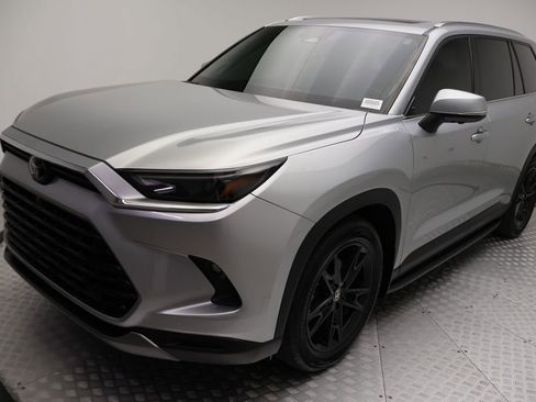 Certified 2024 Toyota Grand Highlander AWD image 2