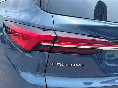 Used 2025 Buick Enclave Preferred FWD image 30