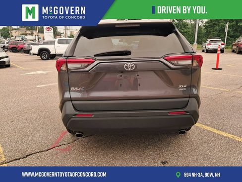 Used 2024 Toyota RAV4 XLE w/ Convenience Package AWD/4WD image 4