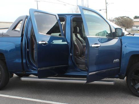Used 2017 Chevrolet Silverado 1500 High Country w/ High Desert Package image 8