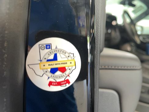 Used 2024 Chevrolet Suburban High Country image 23