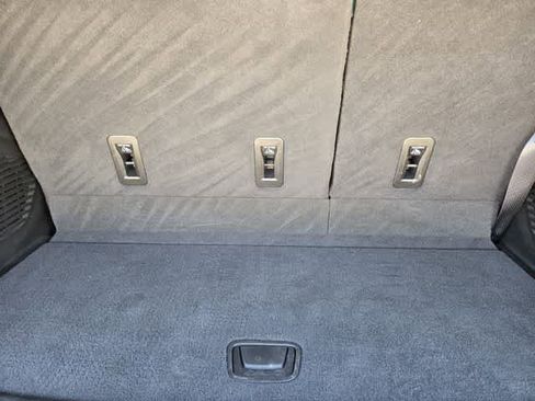 Used 2022 Chevrolet Tahoe LT w/ Luxury Package image 19