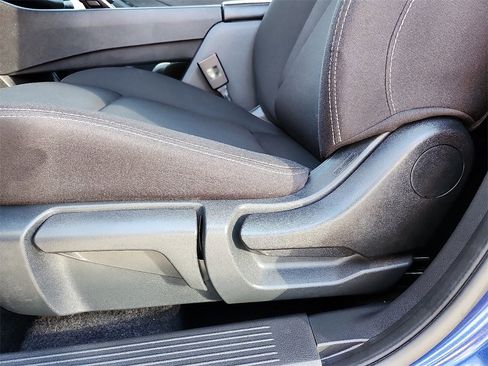 Used 2023 Nissan Rogue S image 30