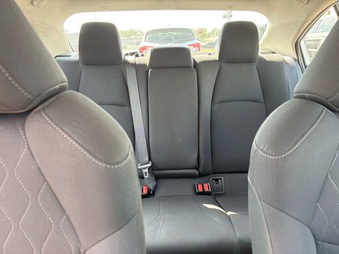 Used 2022 Toyota Corolla LE image 19