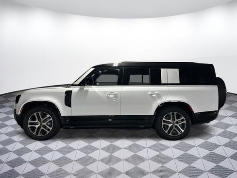 Used 2025 Land Rover Defender 130 X-Dynamic SE AWD/4WD image 2