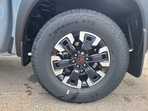 Used 2024 Nissan Frontier Pro-X image 11