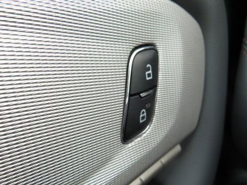 Used 2025 Ford Explorer Active image 27