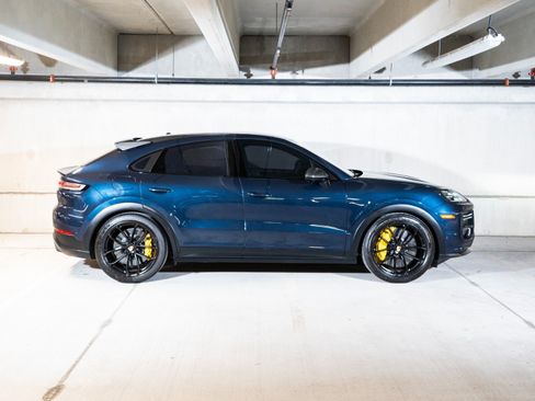 Certified 2024 Porsche Cayenne Turbo GT AWD/4WD image 8