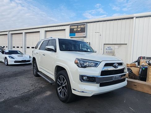Used 2019 Toyota 4Runner Limited AWD/4WD image 6