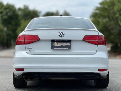 Used 2017 Volkswagen Jetta GLI FWD image 6