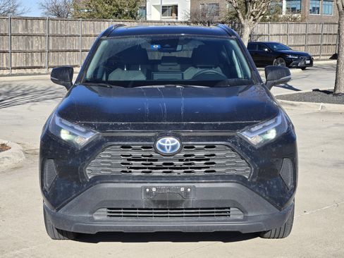 Used 2024 Toyota RAV4 XLE image 5
