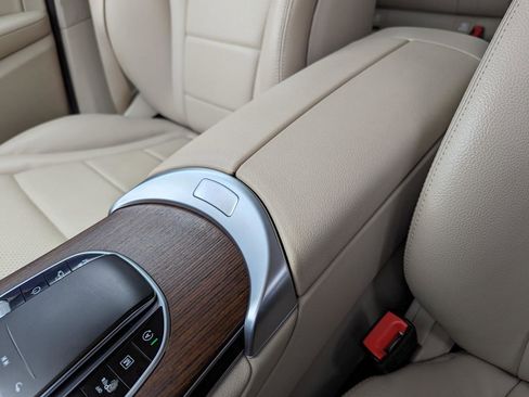 Used 2022 Mercedes-Benz GLC 300 4MATIC image 29