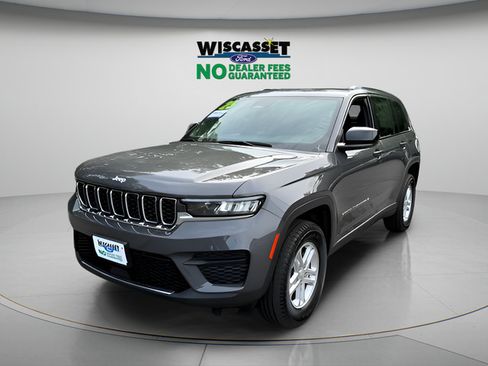 Used 2025 Jeep Grand Cherokee Laredo w/ Luxury Tech Group I AWD/4WD image 17