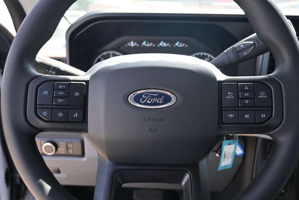 New 2026 Ford F550 4x4 Supercab Super Duty image 26
