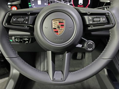 Used 2025 Porsche Macan Electric image 23