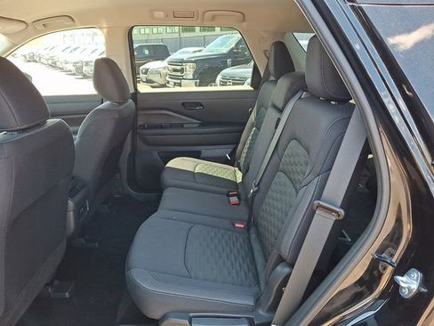 Used 2024 Nissan Pathfinder S AWD/4WD image 8