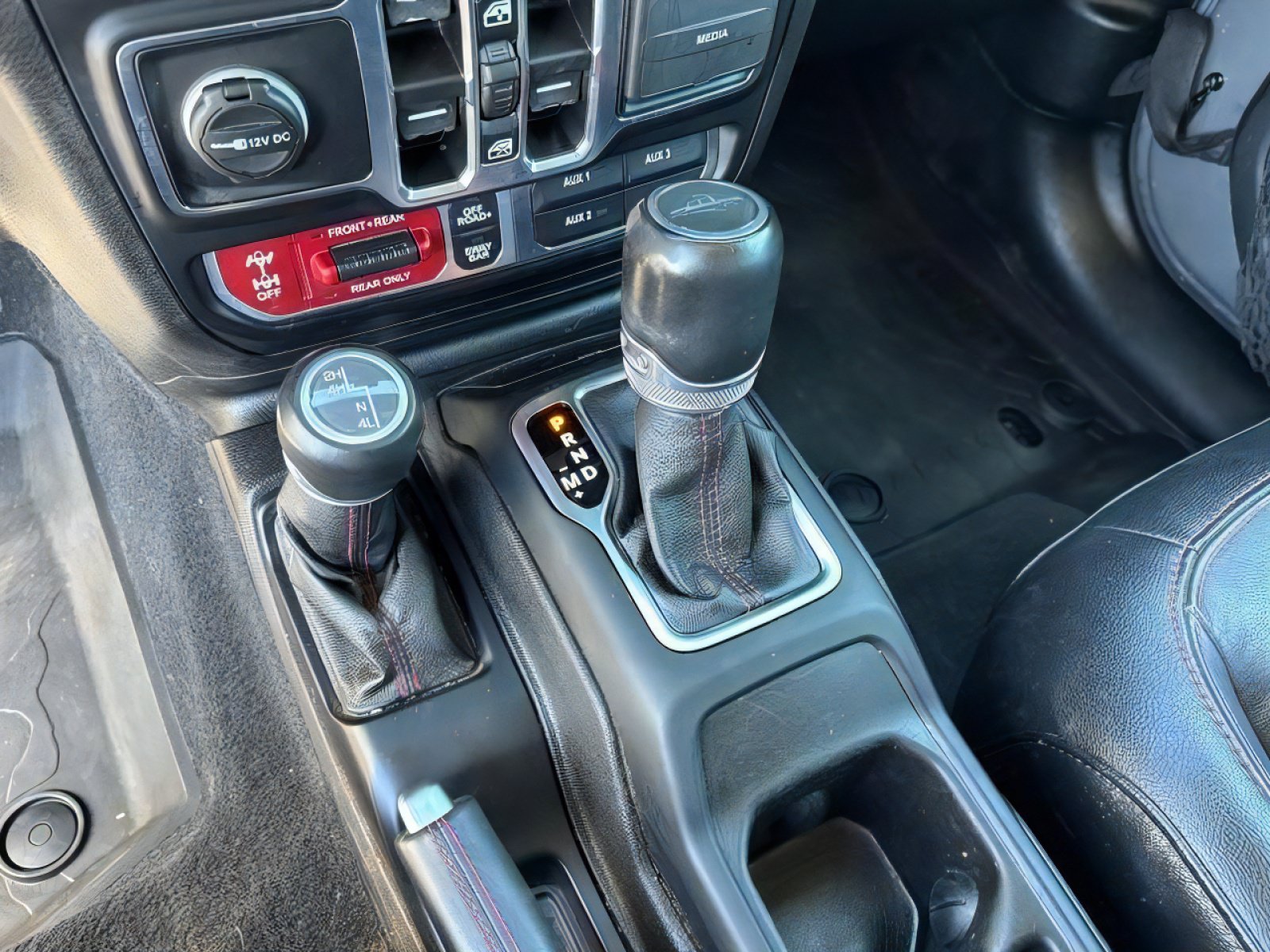 Used 2021 Jeep Gladiator Rubicon AWD/4WD image 16