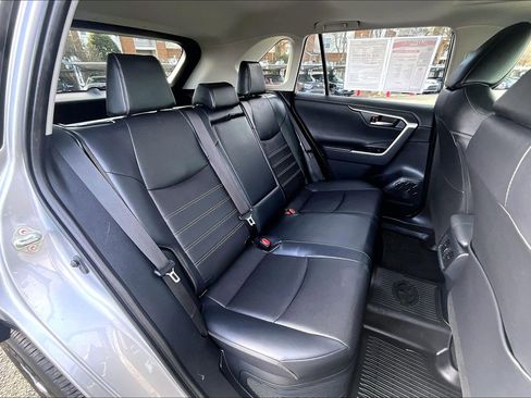 Used 2025 Toyota RAV4 Limited image 26