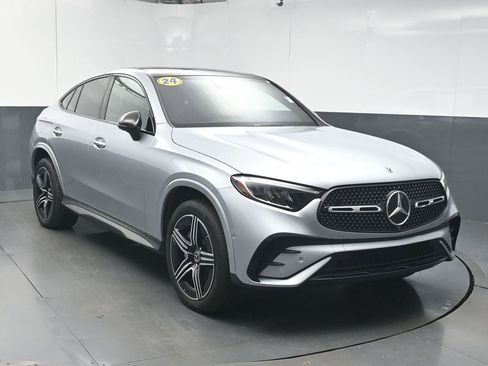 Used 2024 Mercedes-Benz GLC 300 4MATIC image 3