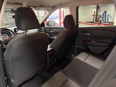 Used 2025 Nissan Rogue SV image 14