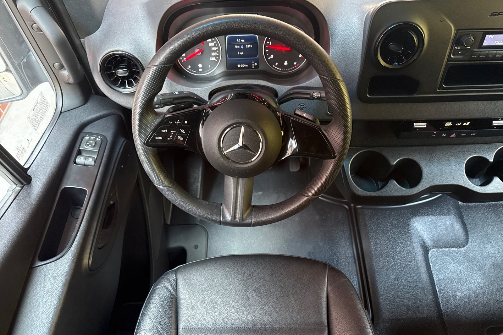 Used 2025 Mercedes-Benz Sprinter 2500 image 18