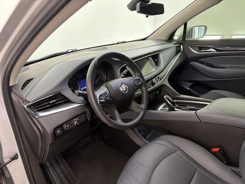 Used 2020 Buick Enclave Essence w/ Sound and Sites Package FWD image 4