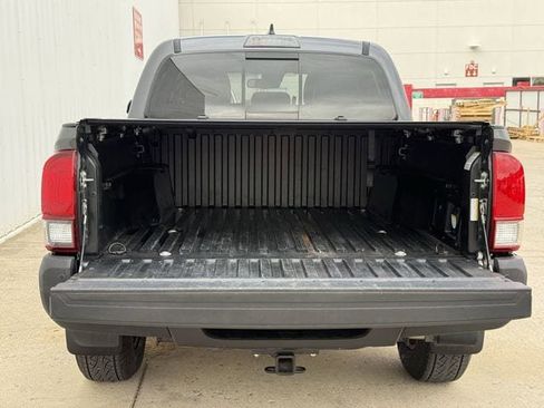 Used 2019 Toyota Tacoma TRD Sport w/ Technology Package image 33