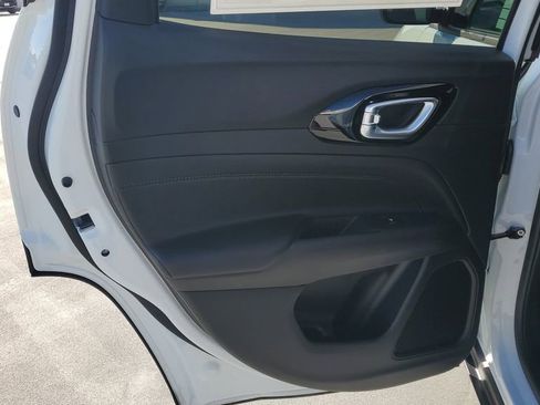 New 2026 Jeep Compass Latitude image 16