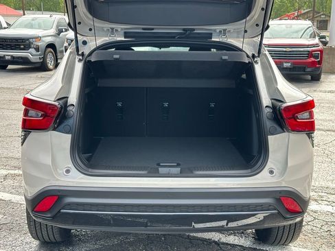 New 2026 Chevrolet Trax RS w/ Driver Confidence Package image 8