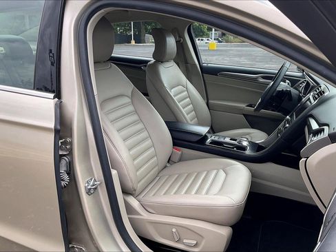 Used 2019 Ford Fusion SEL FWD image 7