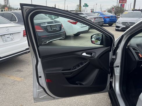 Used 2015 Ford Focus SE image 13