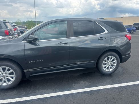 Used 2021 Chevrolet Equinox LT FWD image 2