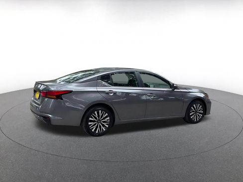 Used 2026 Nissan Altima 2.5 SV FWD image 15