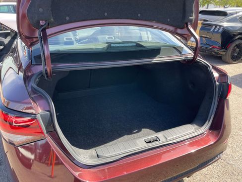 Used 2025 Nissan Sentra SV FWD image 30