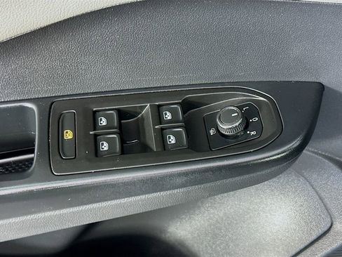 Used 2022 Volkswagen Taos SE image 17