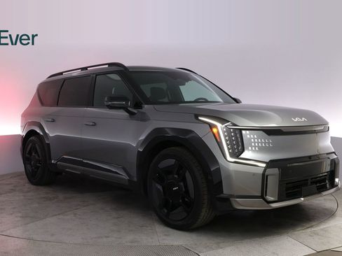 Used 2024 Kia EV9 GT-Line AWD/4WD image 13