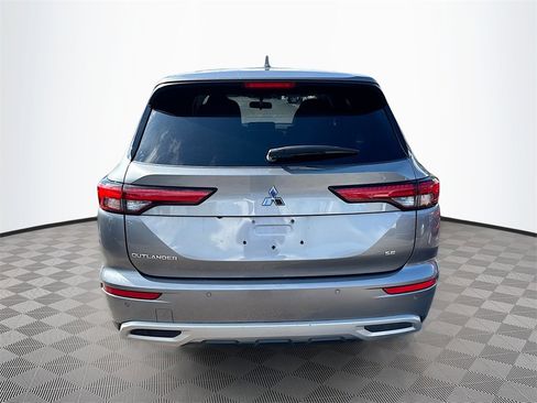 Used 2023 Mitsubishi Outlander SE image 7