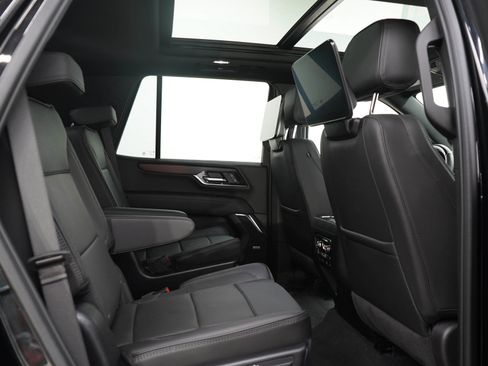Used 2025 GMC Yukon Denali w/ Denali Reserve Package AWD/4WD image 14