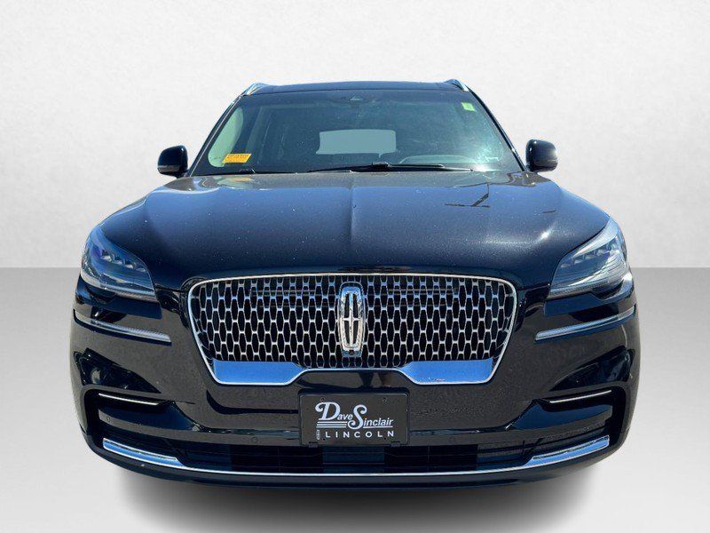 Used 2024 Lincoln Aviator Reserve AWD/4WD image 2