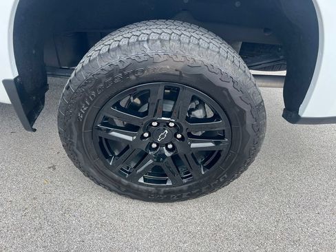 Used 2024 Chevrolet Silverado 1500 LT Trail Boss w/ LT Trail Boss Premium Package AWD/4WD image 14