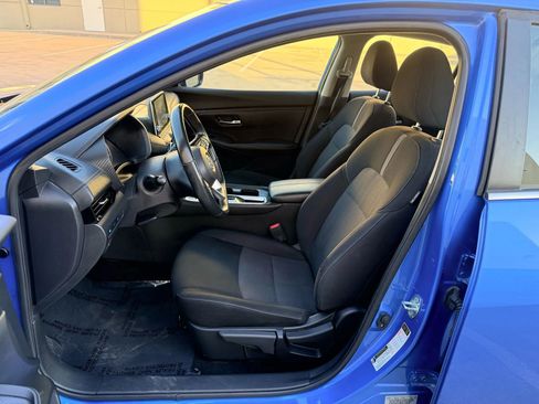 Used 2022 Nissan Sentra SV FWD image 9