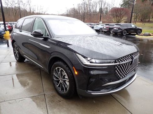 New 2026 Lincoln Nautilus Premier image 8