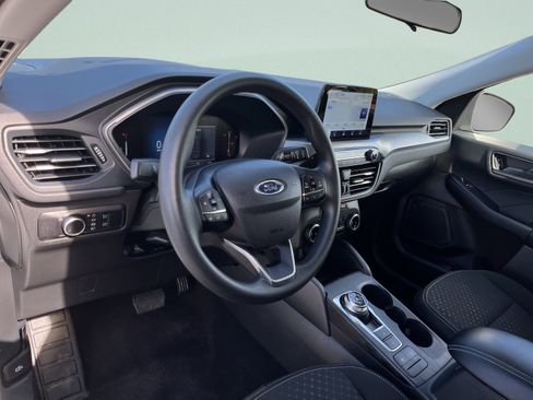 Used 2025 Ford Escape Active AWD/4WD image 17