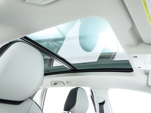 New 2026 Volkswagen Tiguan SE image 76