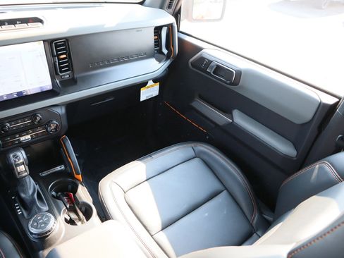 New 2023 Ford Bronco Badlands w/ Sasquatch Package image 30