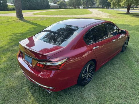 Used 2017 Honda Accord Sport image 8