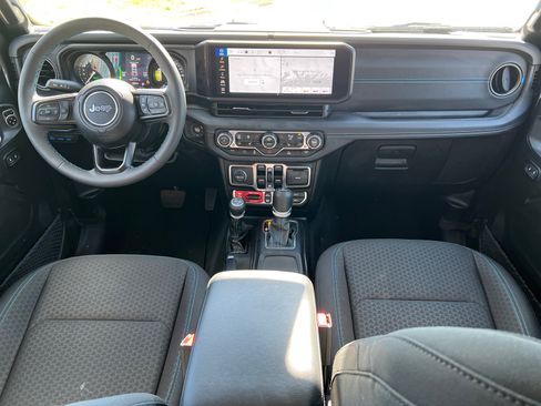 Used 2025 Jeep Wrangler Unlimited Rubicon 4xe w/ Convenience Group image 22