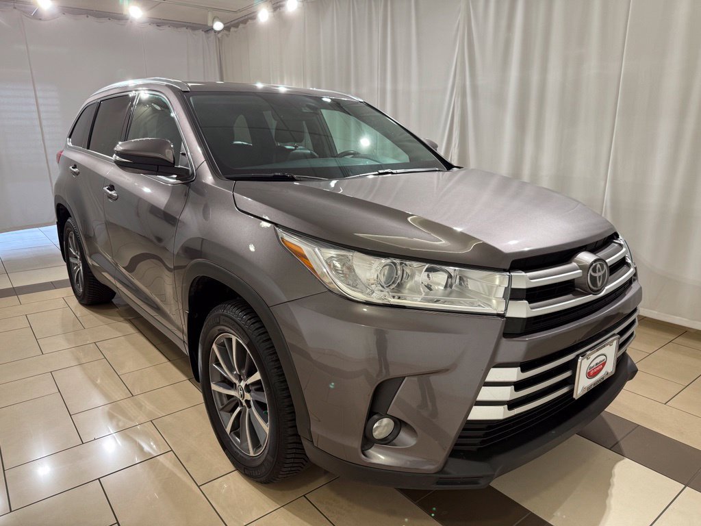 Used 2019 Toyota Highlander XLE AWD/4WD image 7